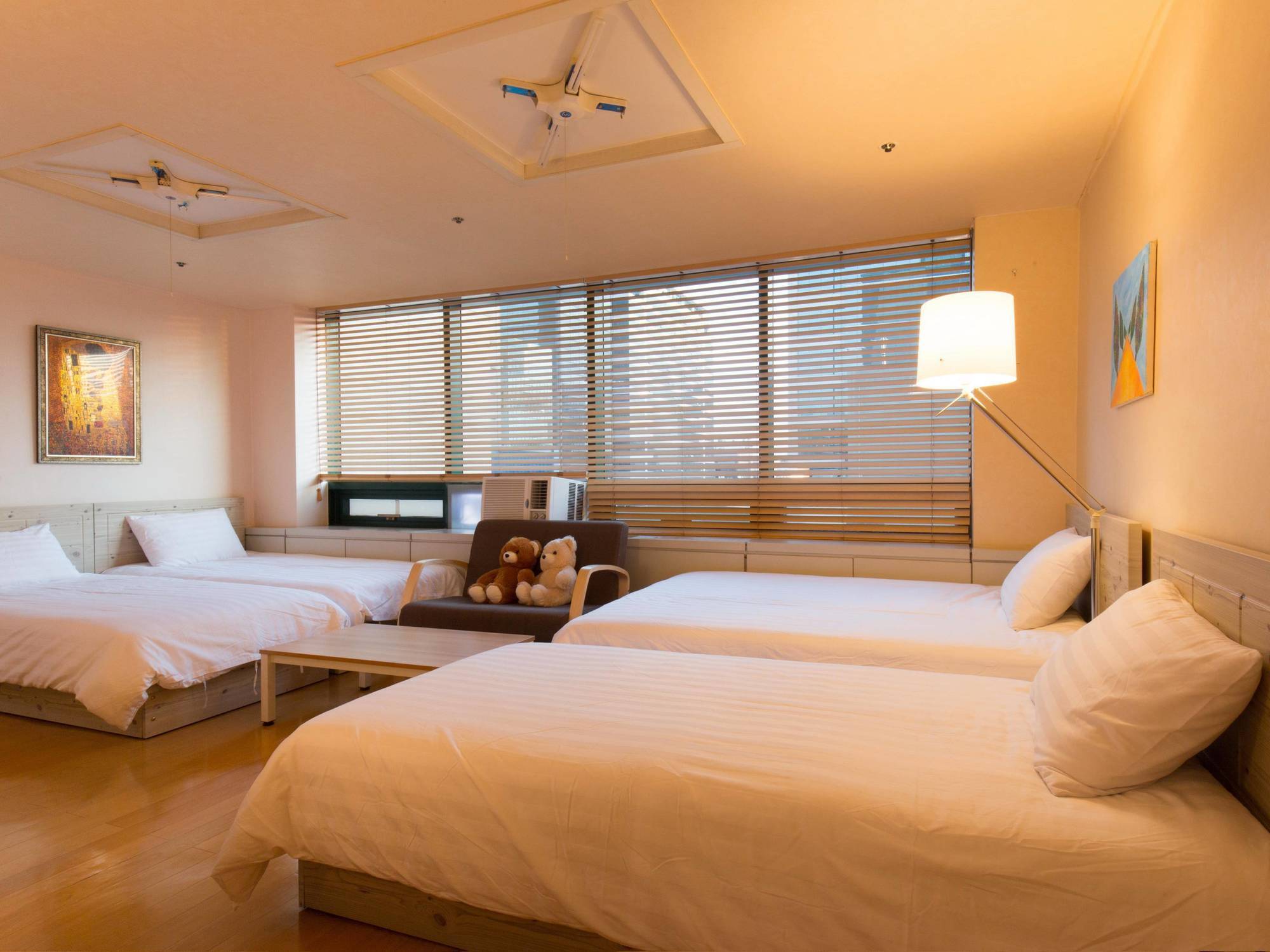 Jeong Apartment